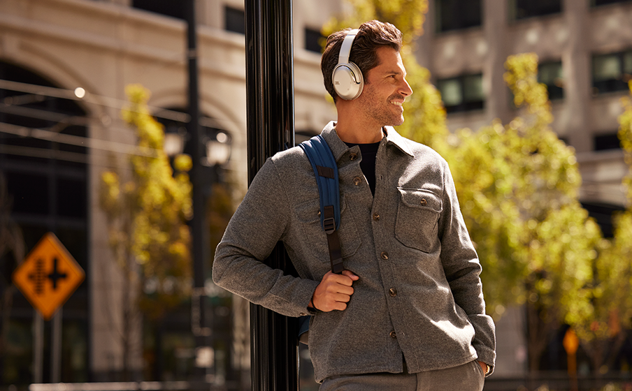 Casque Audio Sans Fil JBL Tour One M2 - Réduction De Bruit, Bluetooth 5.3, 50h Autonomie - Son Spatial, Champagne - 4